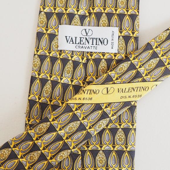 Valentino Cravatte Necktie 100% Silk Gold Tie Handmade in Italy - Picture 5 of 9